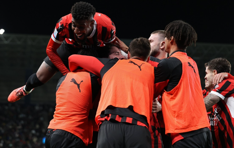 包含尤文图斯战绩低迷，传言队内产生裂痕的词条